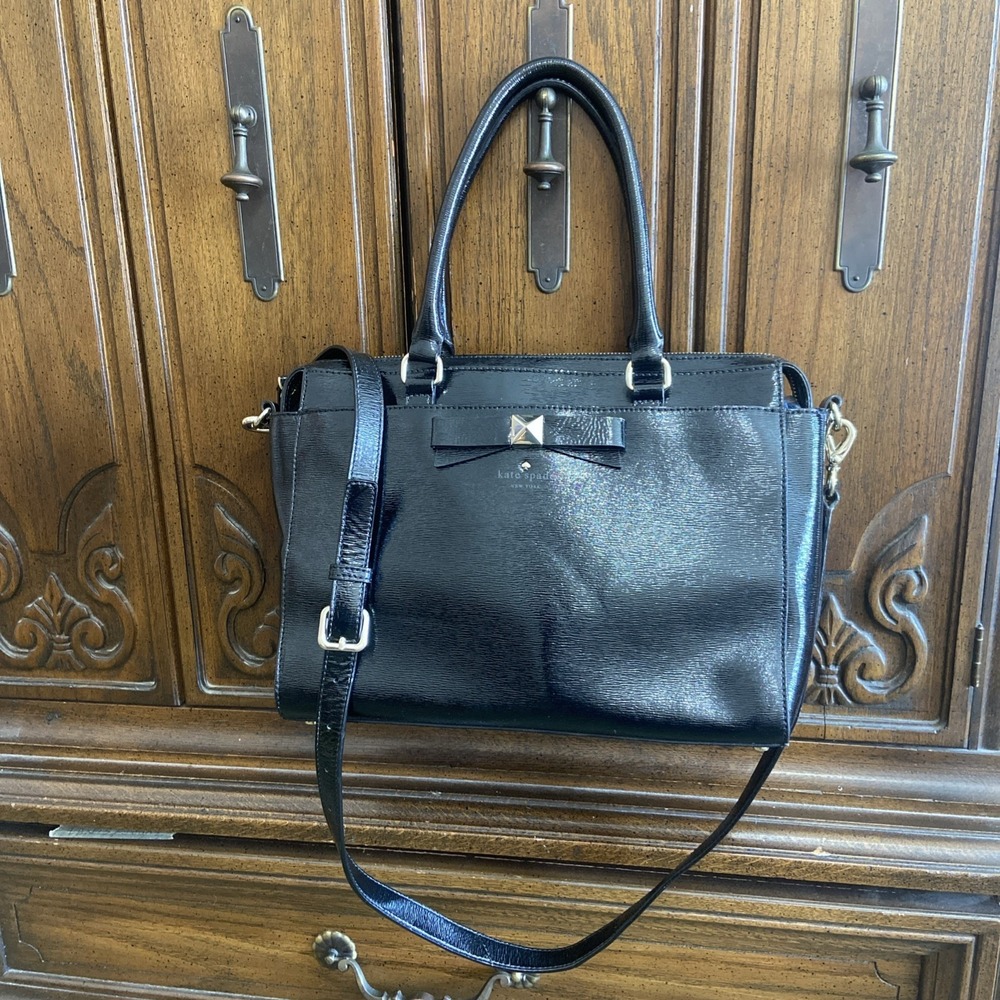Kate Spade Beacon Court Black Shiny Patent Leather Bow Crossbody Bag 9"x 6.5"x2"